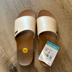 NWT Women’s REEF Cushion Scout Sandals Size 9